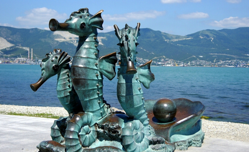 СКУЛЬПТУРА «МОРСКИЕ КОНЬКИ»