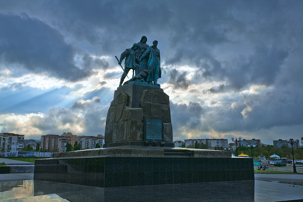 ПАМЯТНИК «РЫБАКАМ СЕЙНЕРА УРУП»