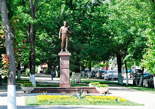 ПАМЯТНИК Л.И. БРЕЖНЕВУ