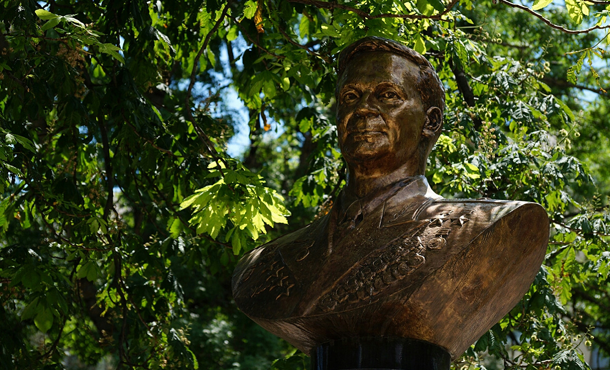ПАМЯТНИК В.К. КОККИНАКИ