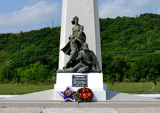ПАМЯТНИК «НЕПОКОРЕННЫМ»