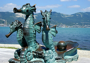 СКУЛЬПТУРА «МОРСКИЕ КОНЬКИ»